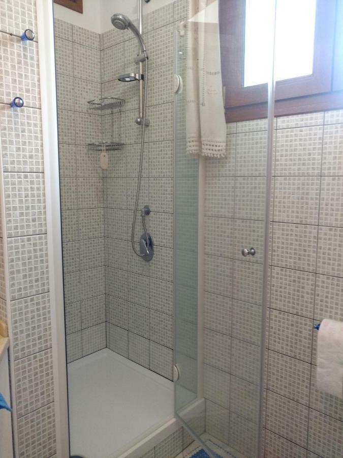 Tra Mare E Monti Apartment Santa Giusta Bagian luar foto