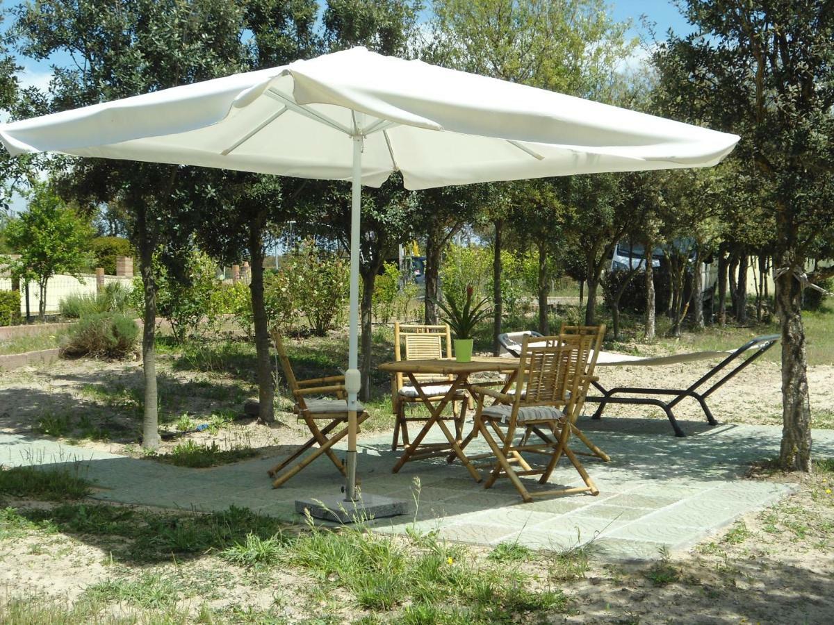 Tra Mare E Monti Apartment Santa Giusta Bagian luar foto